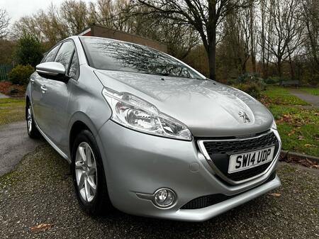 PEUGEOT 208 1.2 VTi Active 